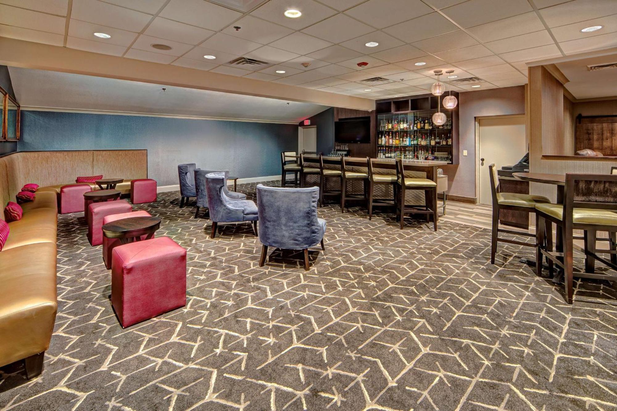 Doubletree By Hilton Decatur Riverfront Exterior photo